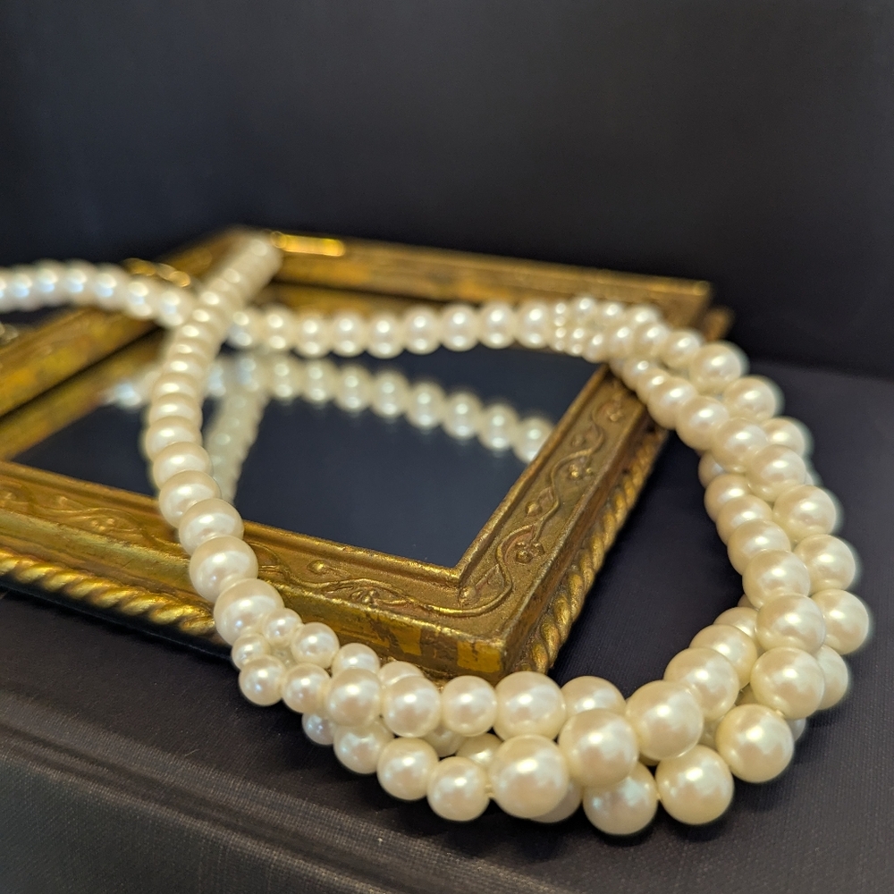 Vintage Faux Pearl Necklace